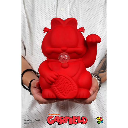 Figurine Garfield rouge “Strawberry Punch” de Youtooz, style chat porte-bonheur avec bulle transparente