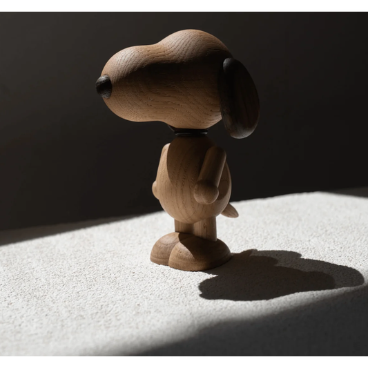 Mini sculpture en bois représentant Snoopy en version design nordique par Boyhood