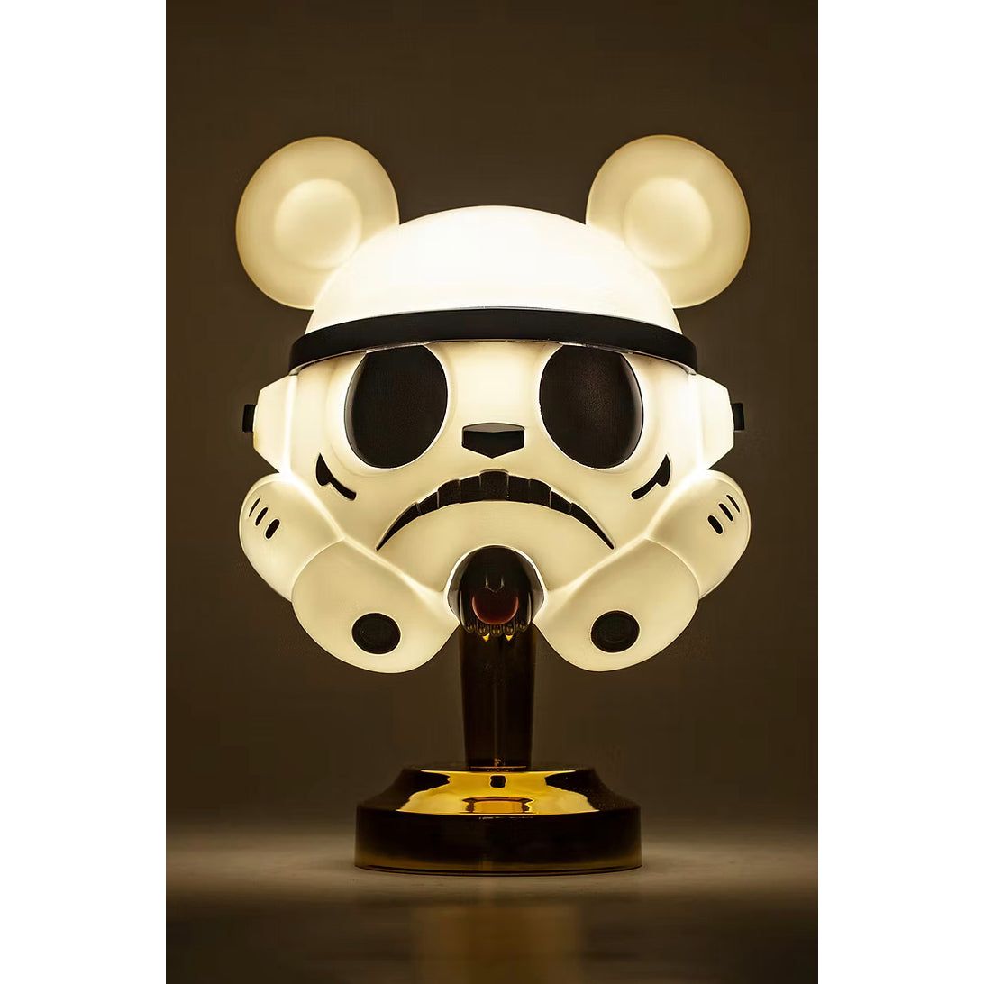 Lampe Keikotrooper – Fools Paradise x ZCWO – figurine lumineuse panda stormtrooper sur socle doré
