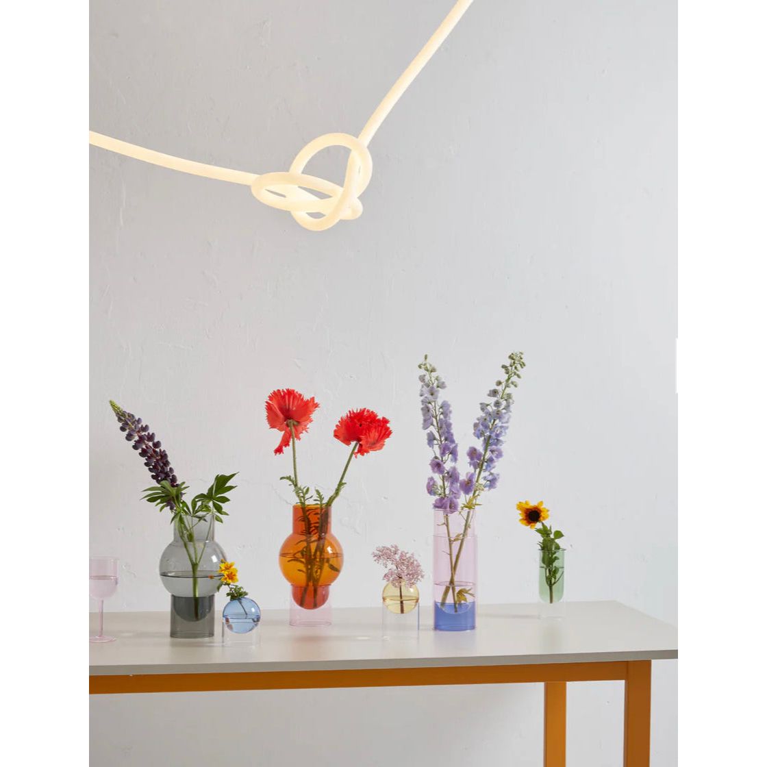 Tube lumineux Flex Mount 4m – Studio About – LED design suspendue blanc chaud