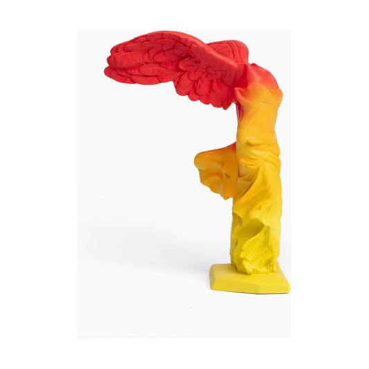 Sculpture Victoire Ailée de Samothrace – Today is Art Day – dégradé jaune orange rouge