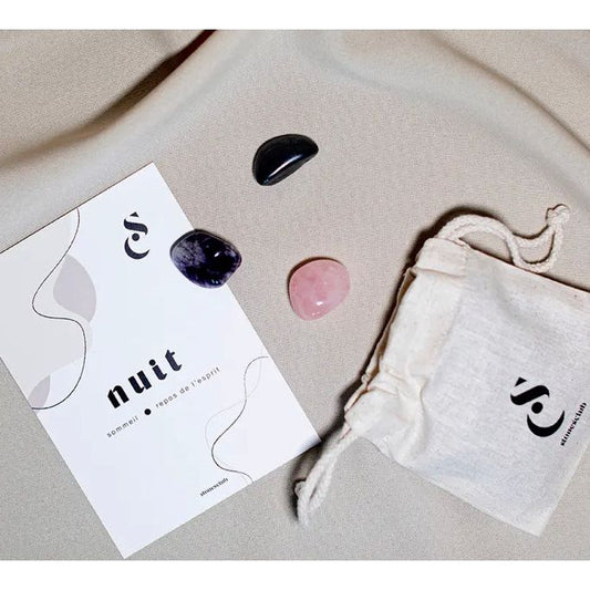 Kit Nuit Stones Club avec 3 pierres naturelles, livret explicatif et pochette en coton pour favoriser le sommeil