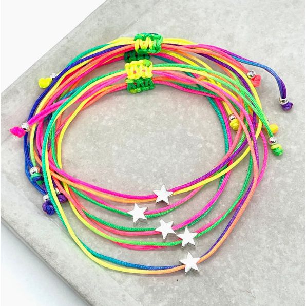 bracelet avec étoile argentée sur cordon arc-en-ciel – Parsley & Pepper