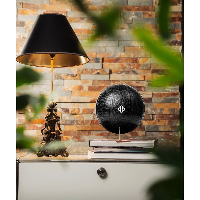 ballon de basket noir effet crocodile en cuir vegan sur socle – Comrade Berlin