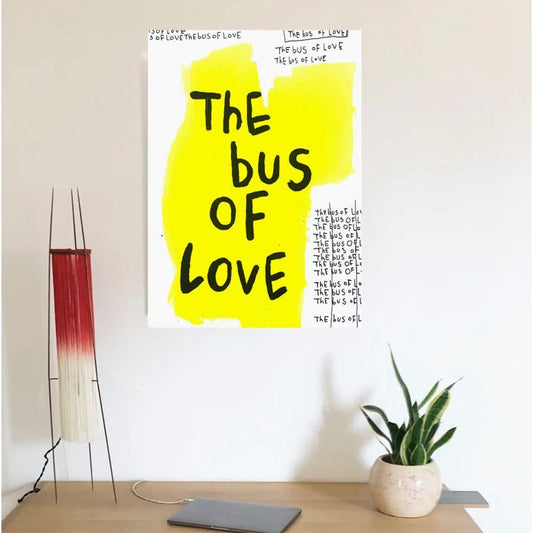 affiche The Bus of Love de l’artiste Hélène Lelimouzin avec fond jaune vif et typographie noire manuscrite