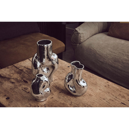 Vase HKLiving Gleam chromé – taille intermédiaire, design organique et finition miroir.