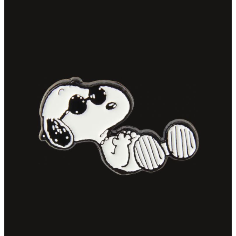 Pins Snoopy "Vibe Slacker" en émail – Peanuts x Magpie