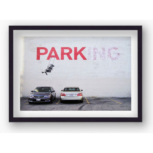 – Affiche Stationnement Banksy street art format A3
– Affiche murale Banksy parking papier lustré 310 g
– Affiche art urbain inspirée Banksy fillette balançoire