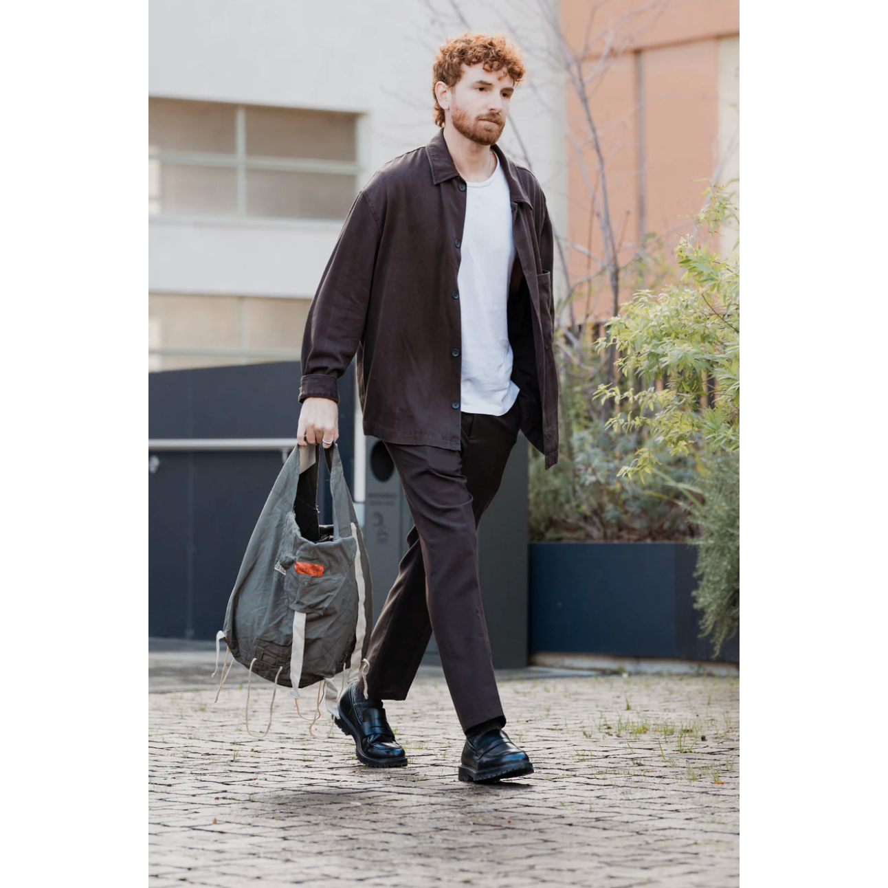 Sac vintage Parachute Square Bag Puebco en toile de parachute militaire recyclée kaki