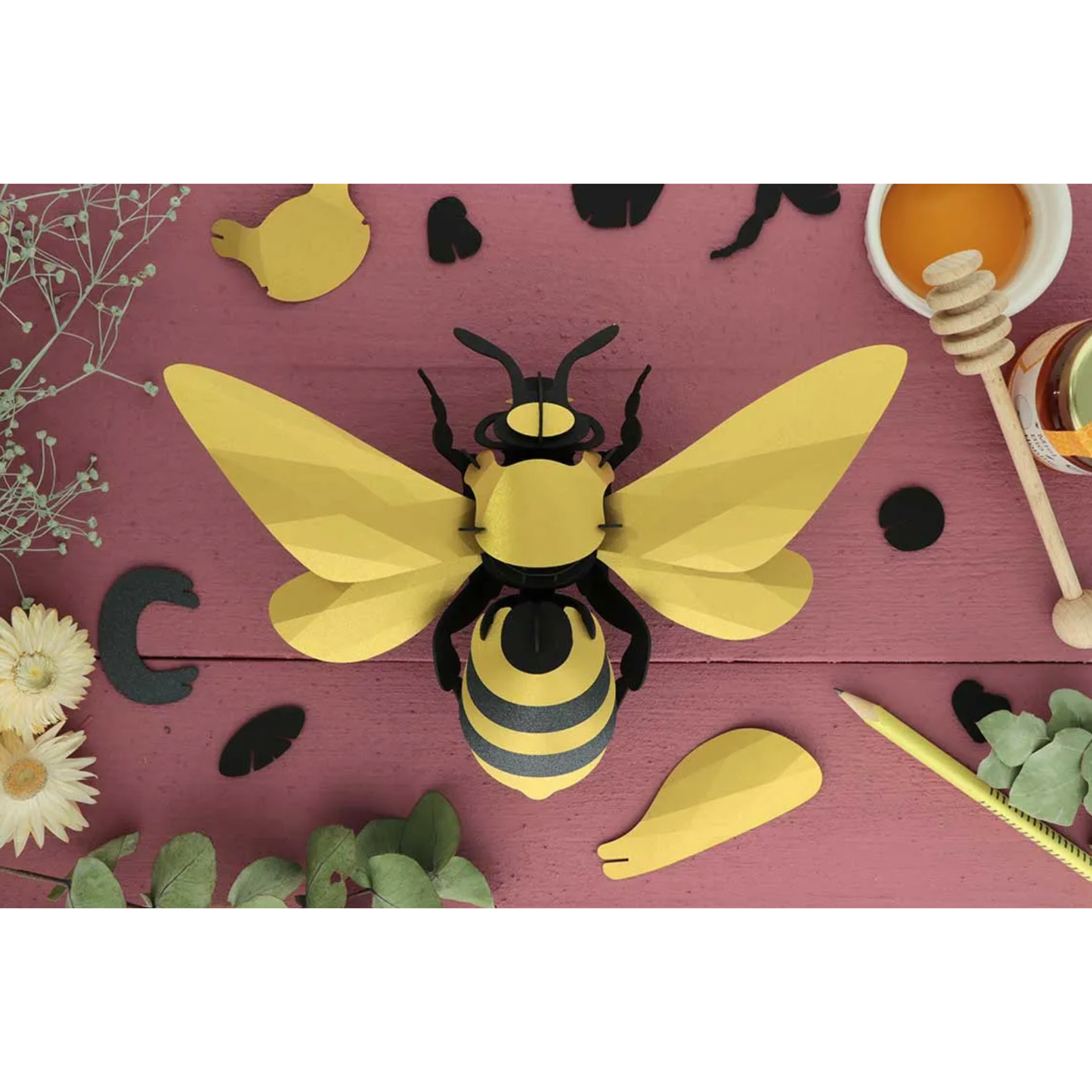 Abeille géante 3D Assembli en papier noir et or à assembler soi-même