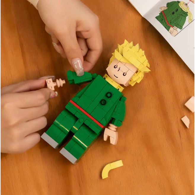 Figurine à construire du Petit Prince en briques vertes et jaunes – Pantasy