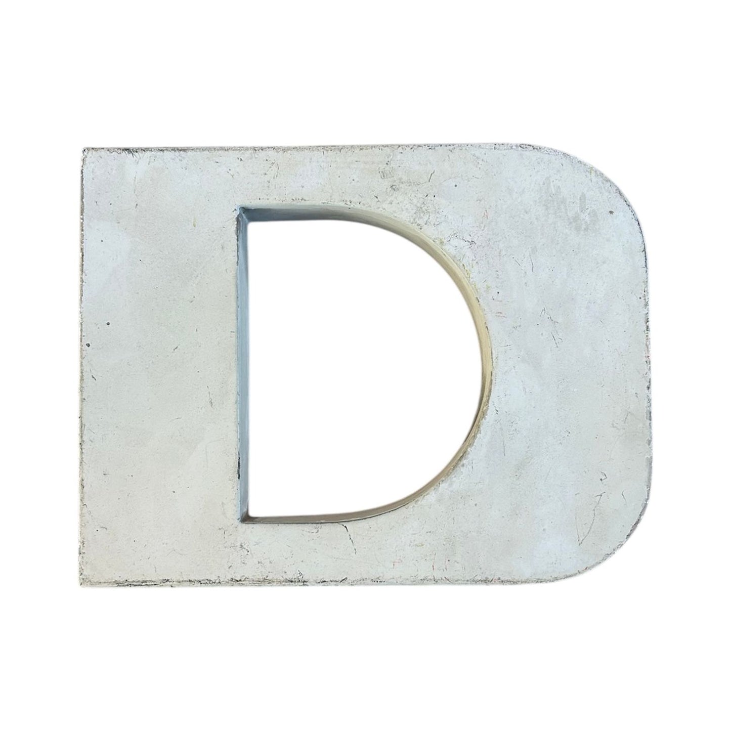 Lettre d’enseigne vintage en métal – Lettre “D” – Objet déco industriel unique