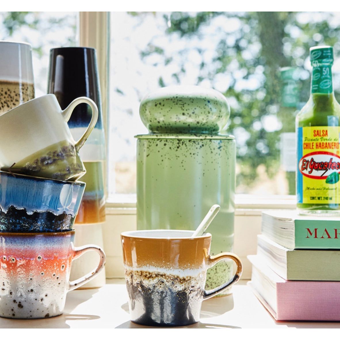 Set de 4 mugs en céramique colorée HKliving style années 70