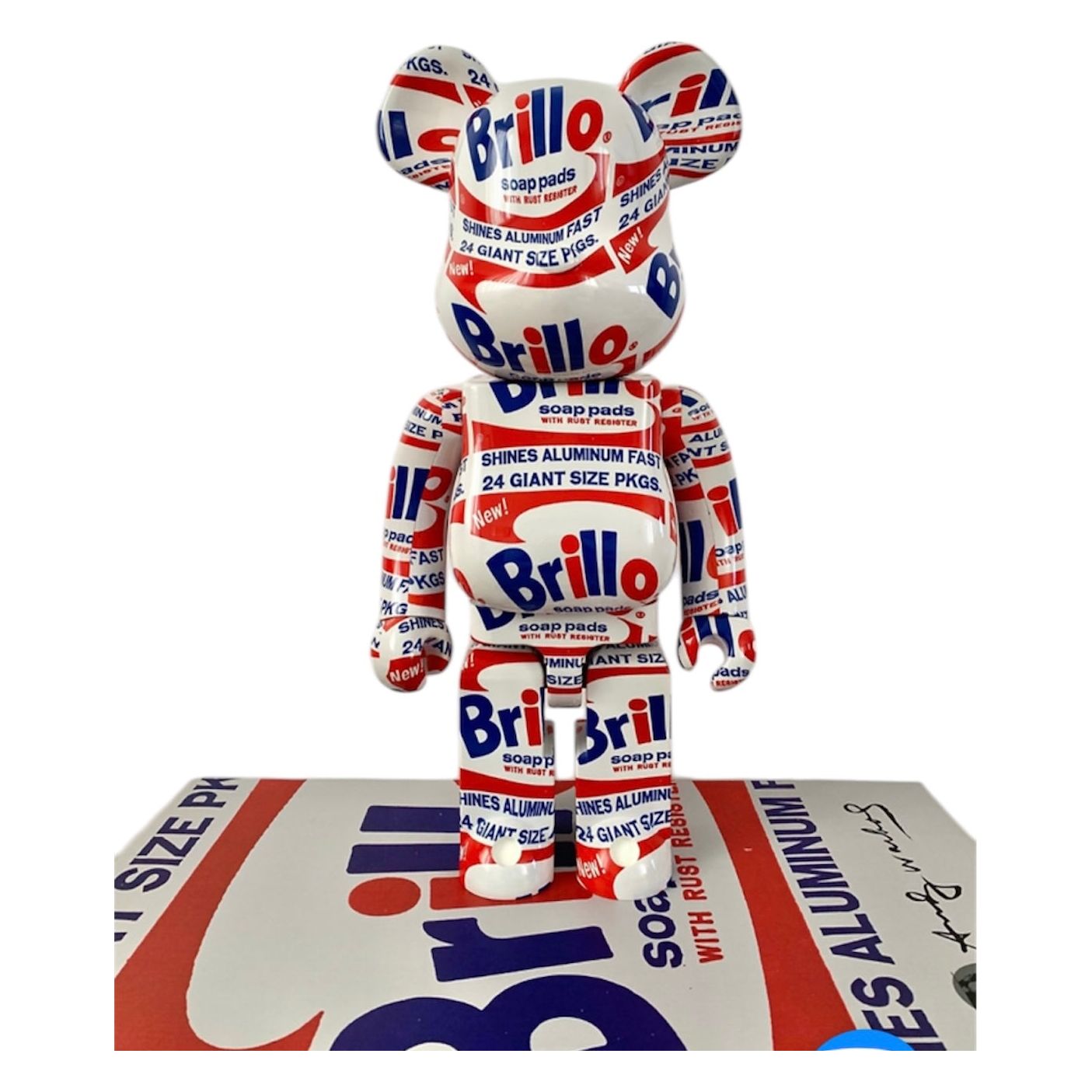 Figurine Be@rbrick 1000% Andy Warhol Brillo recouverte du motif pop art Brillo box rouge, blanc et bleu
