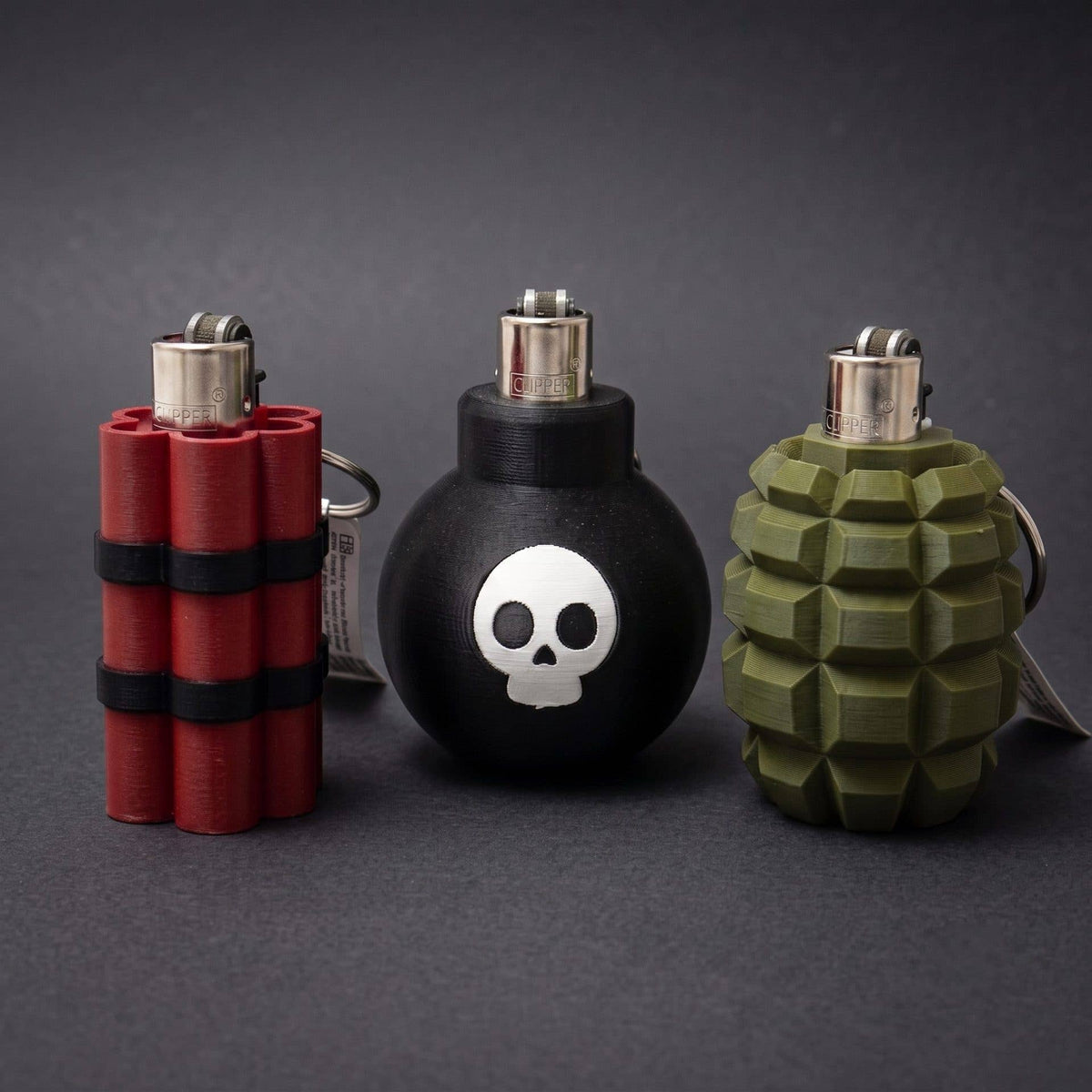 Briquet Boum Superstuff noir en forme de bombe avec tête de mort blanche