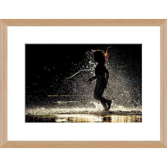 Tirage d'art "Splash" – 20x30 cm – Cadre Nielsen bois 30x40 cm - Boutique Ømm
