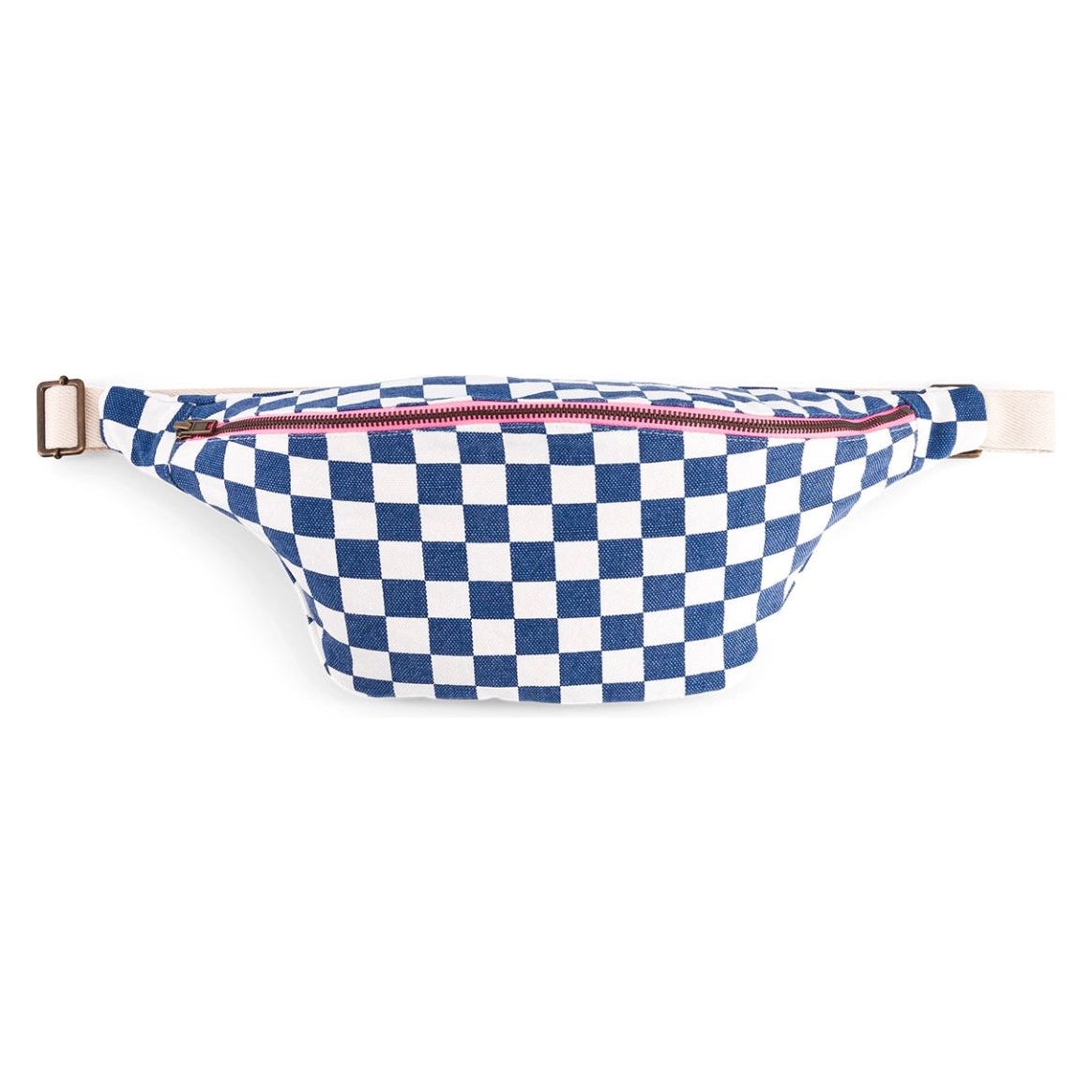 Sac banane Rose in April – imprimé damier écru et bleu – fermeture rose et sangle ajustable en coton