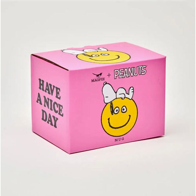Mug Peanuts Have a Nice Day avec Snoopy et smiley – Magpie. Céramique rétro pop, contenance 350ml, livré dans une boîte collector.