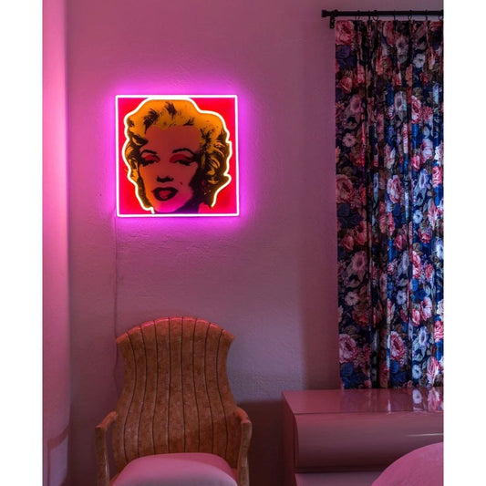 Néon mural Marilyn Monroe Andy Warhol – portrait lumineux rose fluo édité par Yellow Pop