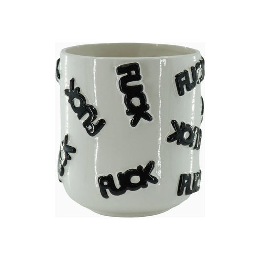 Vase en céramique blanche avec le mot "FUCK" en lettres noires, style déco provocateur