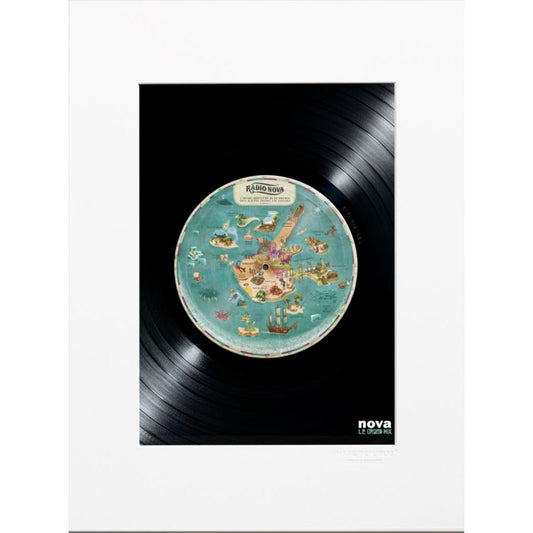 Affiche Radio Nova “Île” 30x40 cm – édition Image Republic – illustration vinyle avec carte musicale imaginaire