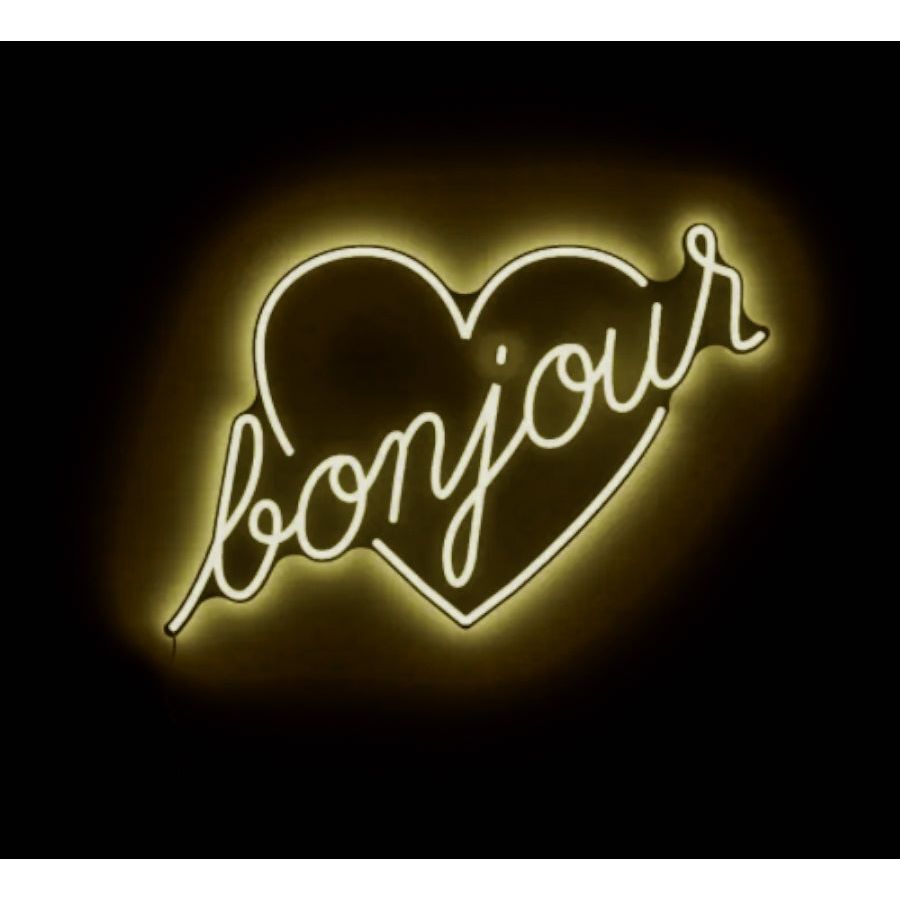 Néon mural "Bonjour" en forme de cœur – Jean André x Yellowpop – lumière jaune