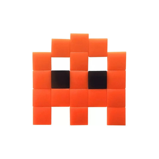 Mosaïque en forme de fantôme orange en verre, style pixel art – Fenel & Arno
