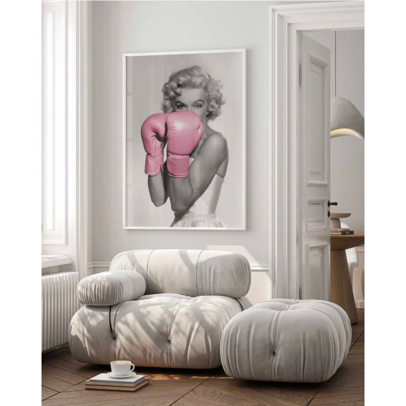 Affiche "Combat de Marilyn" – Cebo Galerie, portrait noir & blanc avec gants de boxe rose