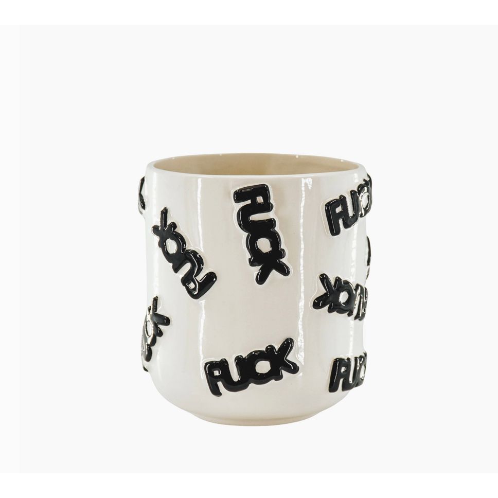 Vase "F*ck" HouseVitamin – céramique blanche à inscriptions noires en relief, design pop et humoristique