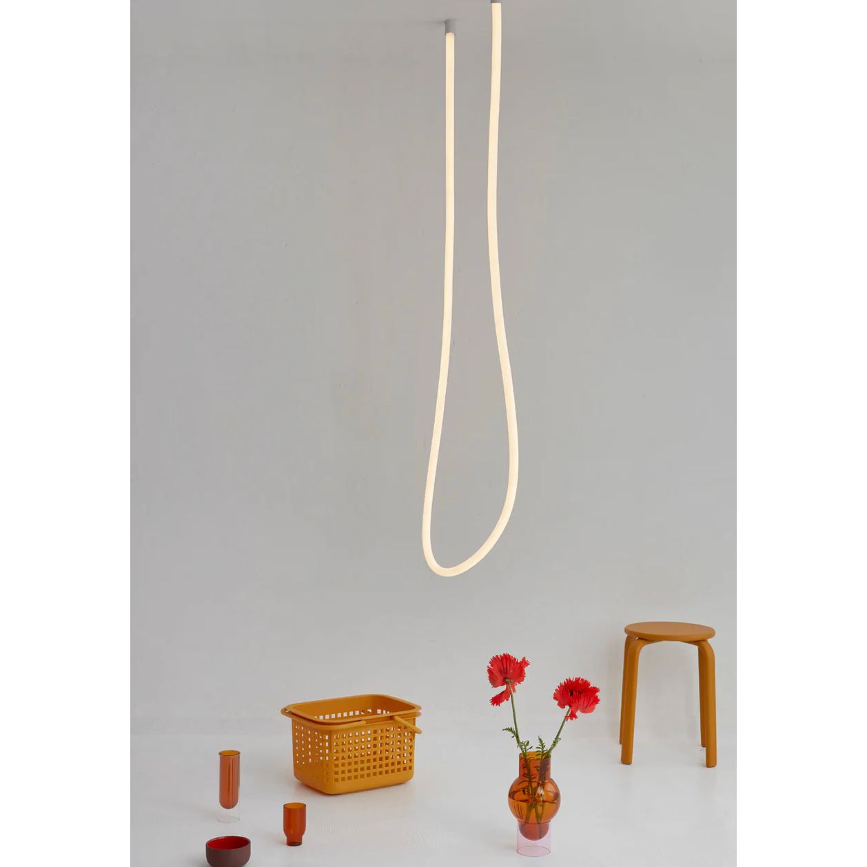 Suspension LED "Flex Mount" Studio About – tube lumineux flexible 4 mètres, design minimaliste scandinave