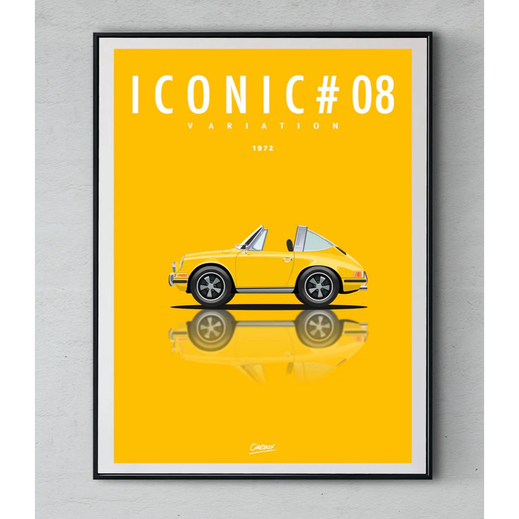 Affiche automobile "Iconic #08 – Targa 1972" par Cirebox – fond jaune, design minimaliste et silhouette vintage Porsche.