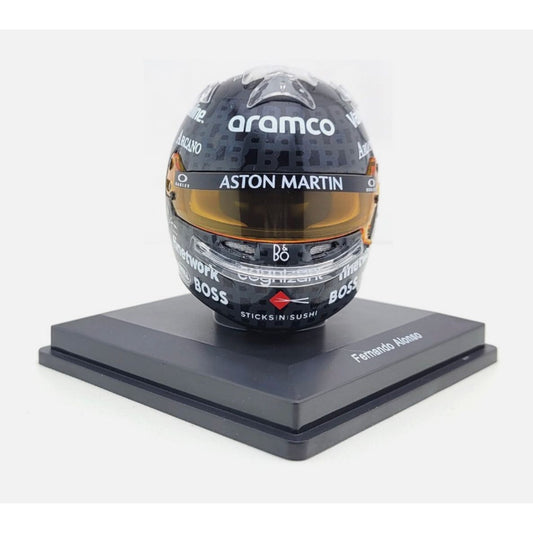 – Mini casque Fernando Alonso GP Angleterre 2024 Aston Martin F1 Spark 1:5 sur socle
– Casque miniature Alonso noir et or British GP 2024 modèle collection
– Mini helmet Fernando Alonso Aston Martin Aramco F1 Spark échelle 1:5
– Objet déco collection Formule 1 casque Alonso Silverstone 2024