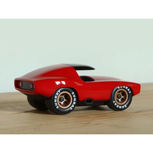 – Voiture Playforever Fastback Vincent rouge jouet design vintage
– Voiture Verve Leadbelly rouge Playforever style muscle car rétro
– Jouet voiture de collection Playforever Fastback Vincent déco