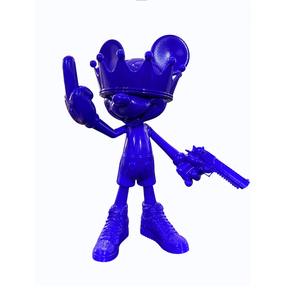 – Figurine Mickey doigt levé bleu sculpture design 30 cm
– Figurine pop art Mickey version provocante bleu
– Sculpture personnage cartoon détourné déco moderne