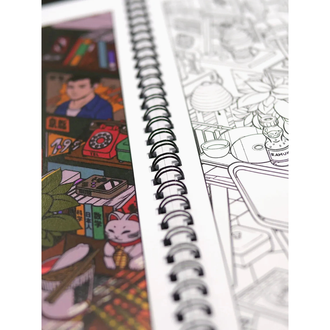 Carnet de coloriages Paiheme Studio bleu avec 30 coloriages de tous niveaux et illustrations inspirées de la culture japonaise