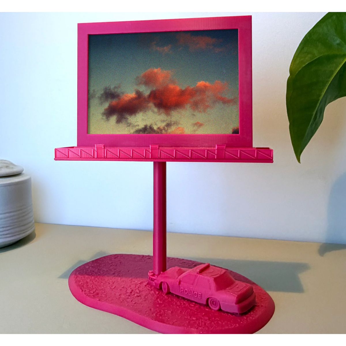 Cadre Getaway rose Yaypop en impression 3D pour photo 10 × 15 cm avec voiture de police