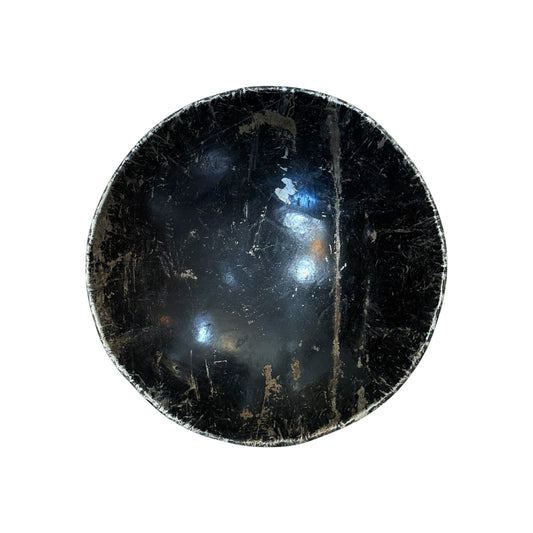 Plateau rond noir en métal recyclé – Ø38 cm – Burkina Faso