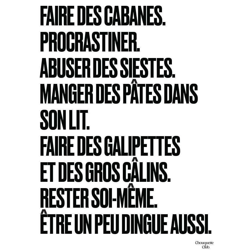 Affiche Mantra #1 Chouquette Club 50 x 70 cm avec texte humoristique noir sur fond clair dans un intérieur contemporain