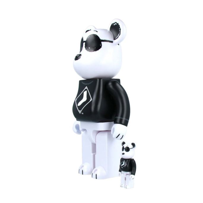 Bearbrick 100% + 400% – MLB x Peanuts – White Sox - Boutique Ømm
