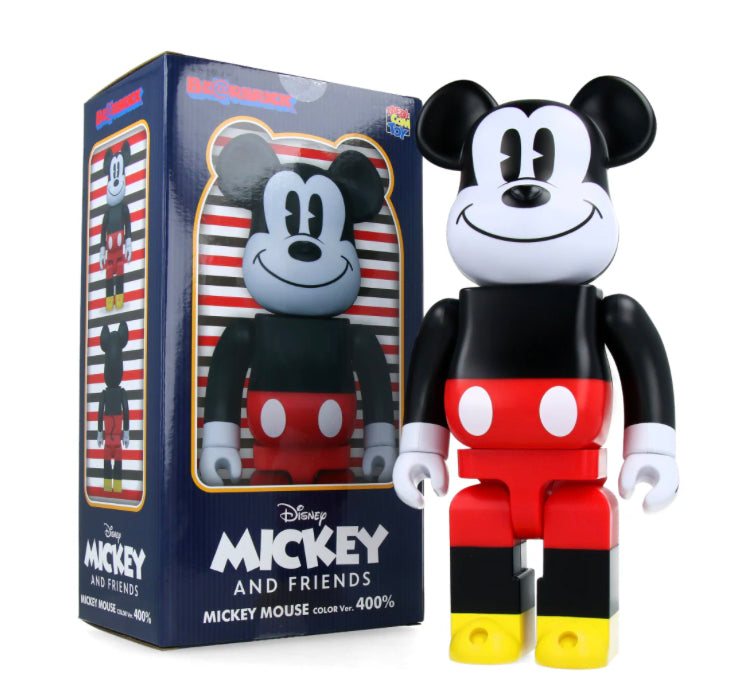 Figurine pop culture Mickey Mouse Be@rbrick 400% présentée avec sa boîte officielle Disney Medicom Toy