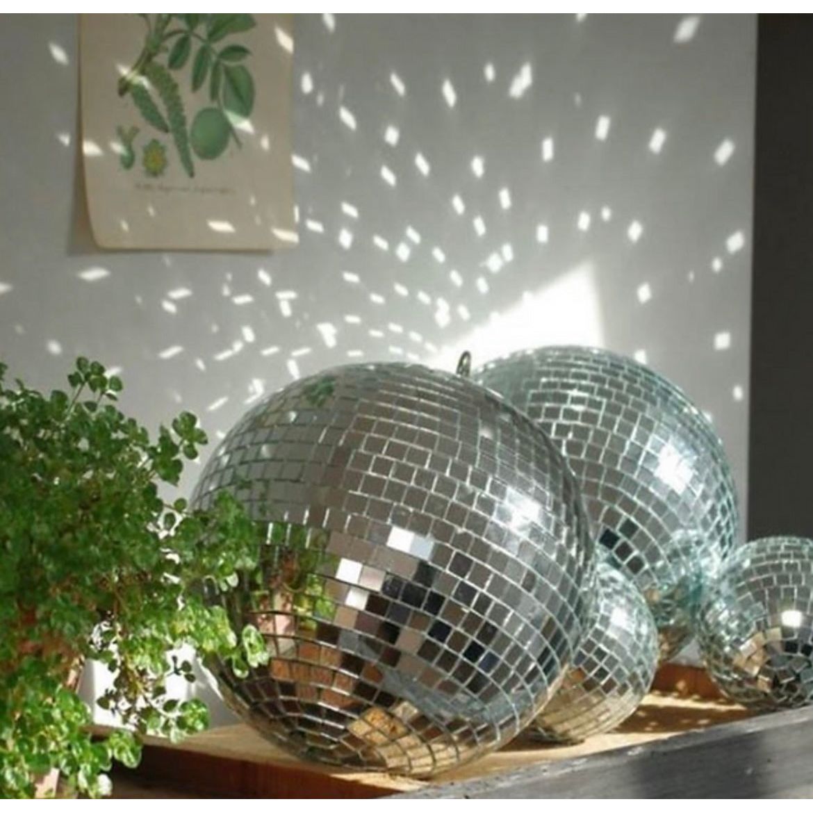 Boule disco miroir à facettes brillantes, effet rétro des années 70, à suspendre pour ambiance festive