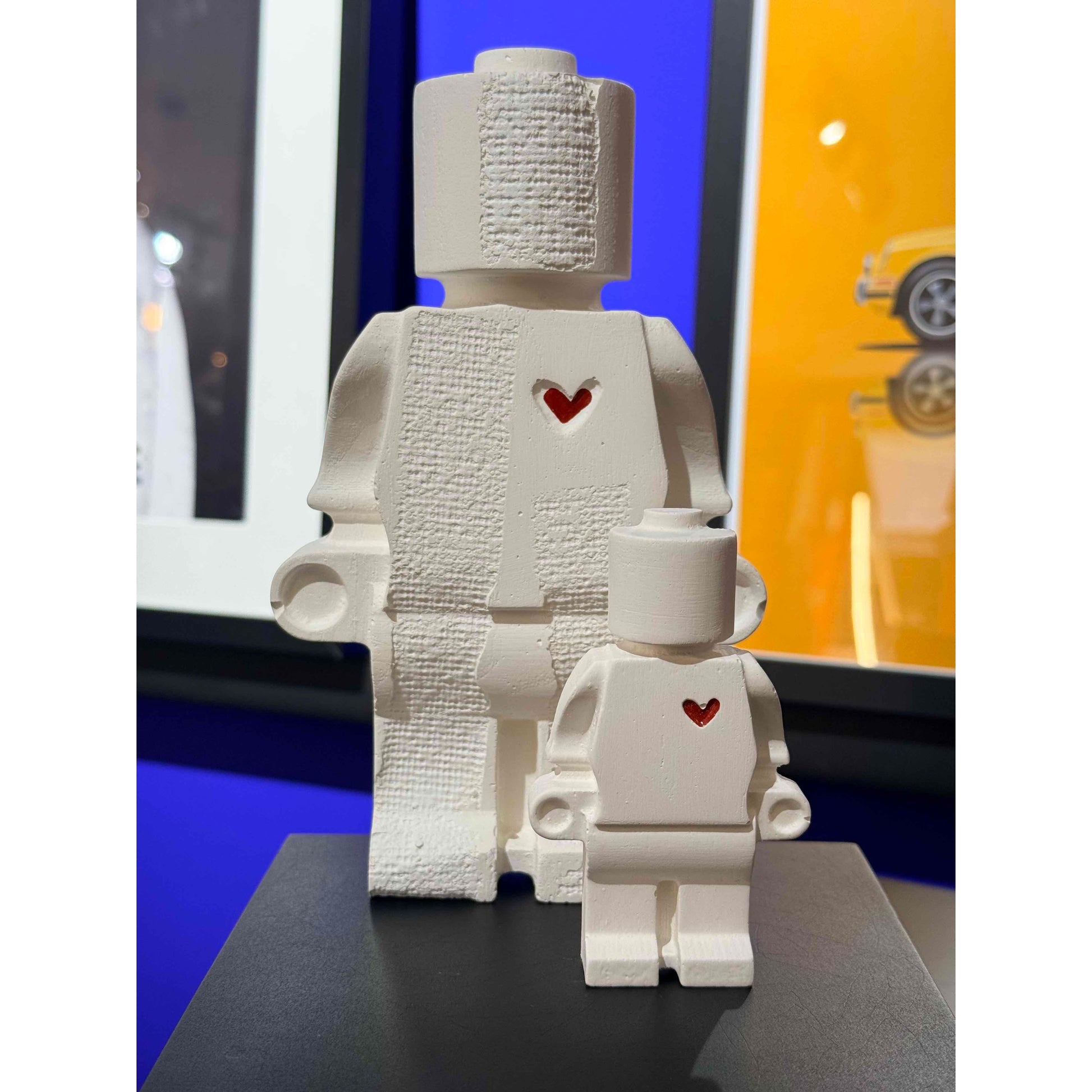 Figurine Ptit Donneur d'Amour en plâtre blanc avec cœur rouge Atelier 325