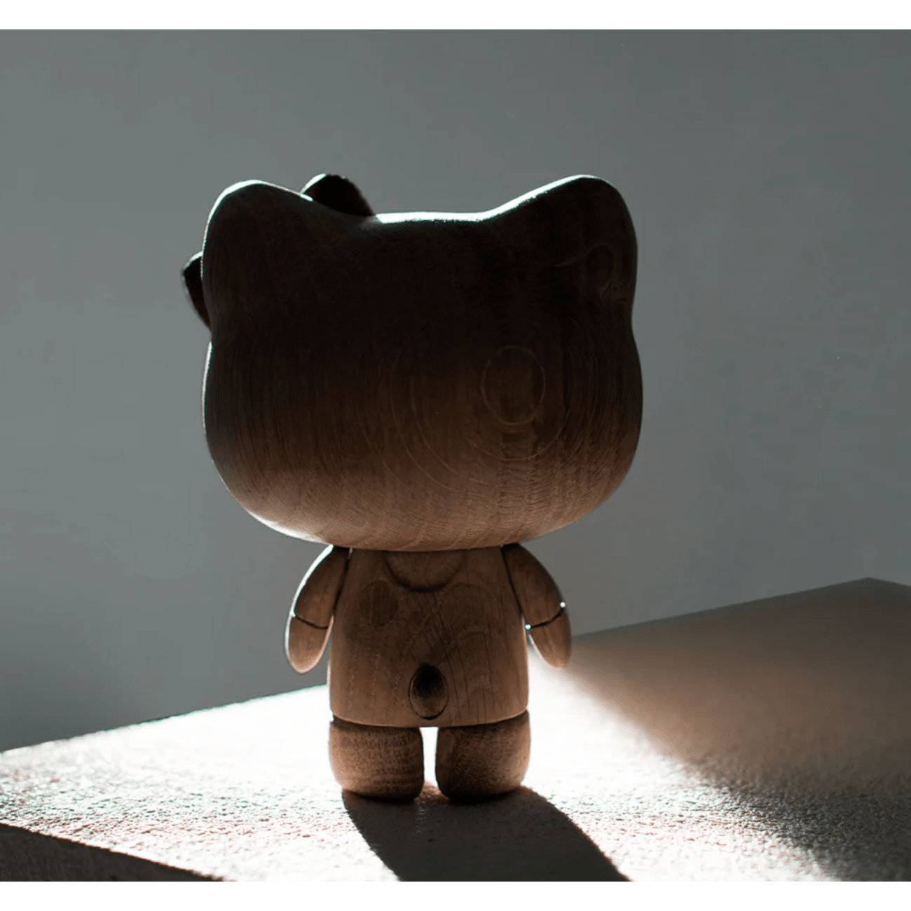 Hello Kitty mini en Bois – Sculpture Design par Boyhood (Danemark) - Boutique Ømm