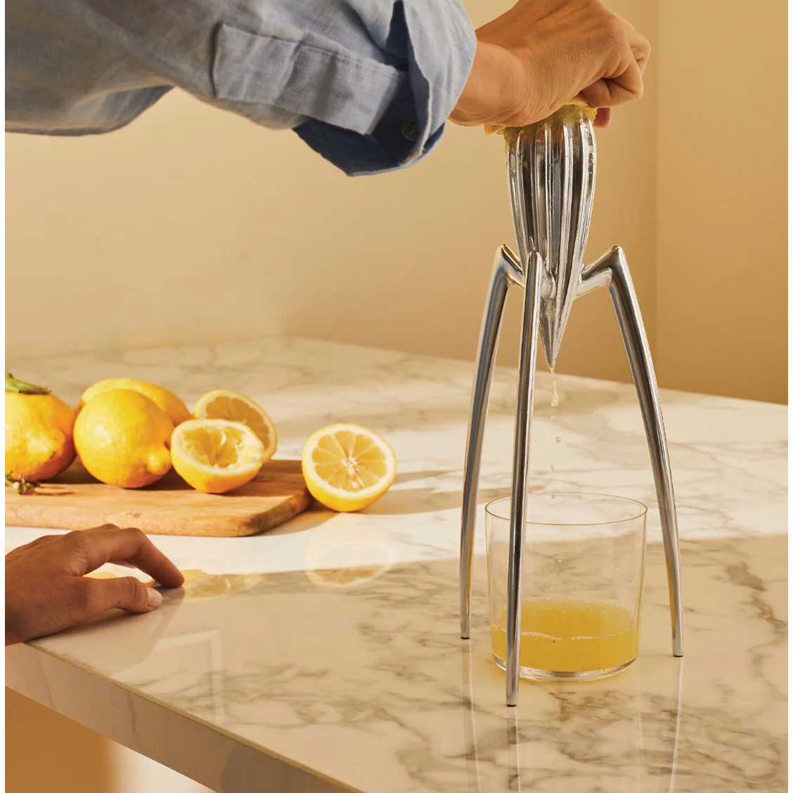 Presse-agrumes Juicy Salif design Philippe Starck – aluminium poli – Alessi