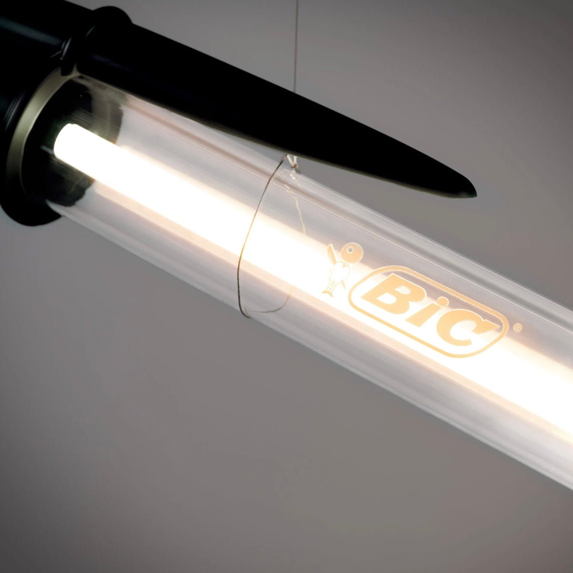 Lampe Tube BIC x Seletti - lampe design stylo géant lumineux - Boutique Ømm