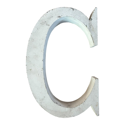 Lettre d’Enseigne Vintage “C” – Métal Blanc Patiné – Style Industriel Minimaliste - Boutique Ømm