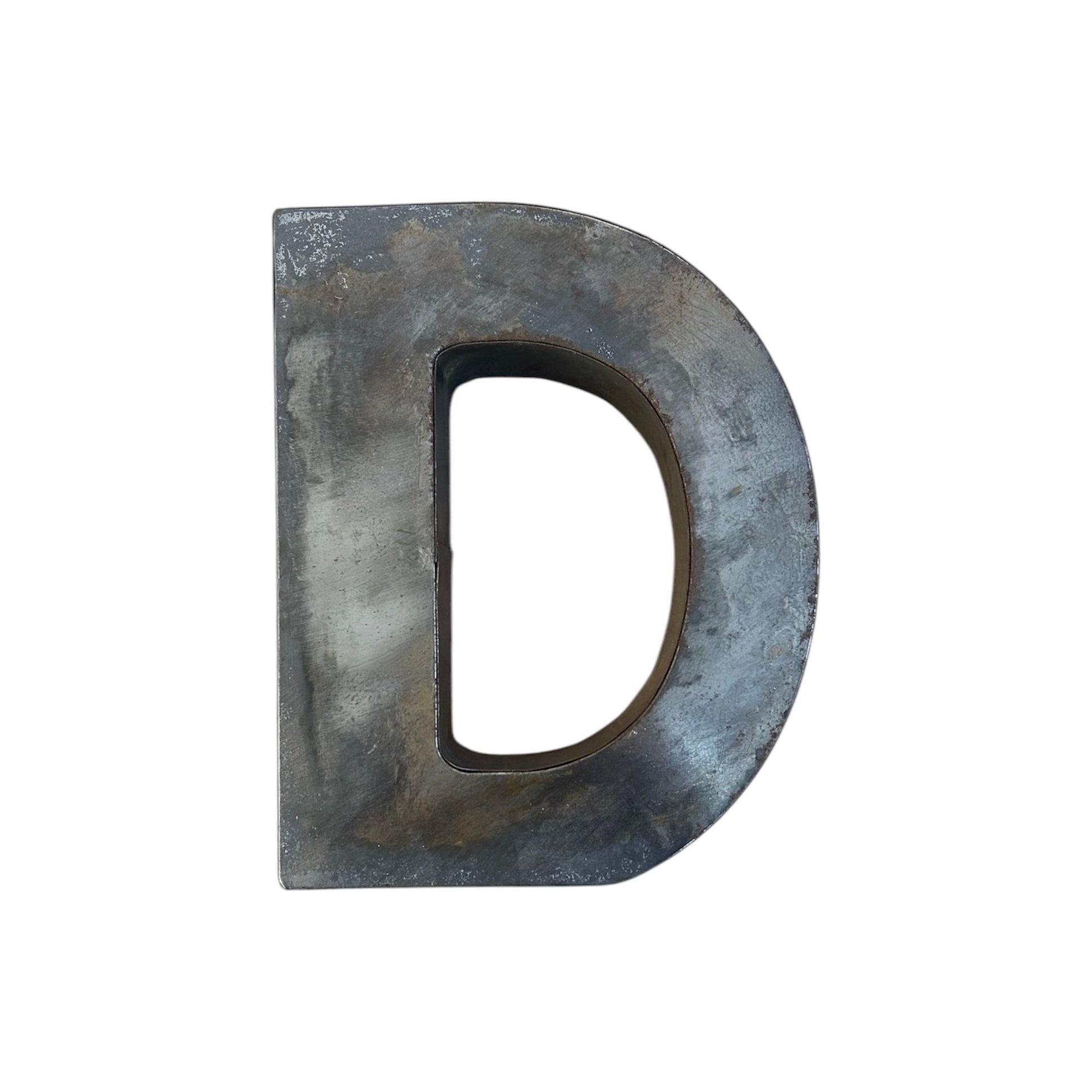 Lettre d’enseigne vintage en métal – Lettre “D” – Objet déco industriel unique - Boutique Ømm