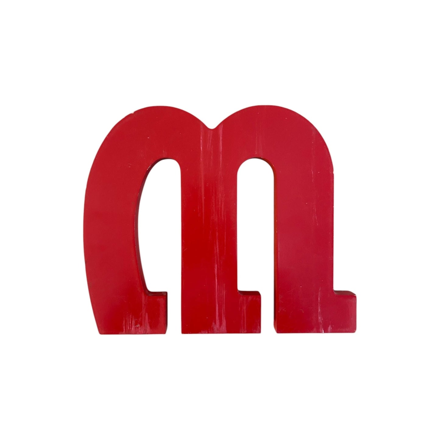Lettre d’Enseigne Vintage “m” – Bois Rouge Vif – Design Moderne et Audacieux - Boutique Ømm
