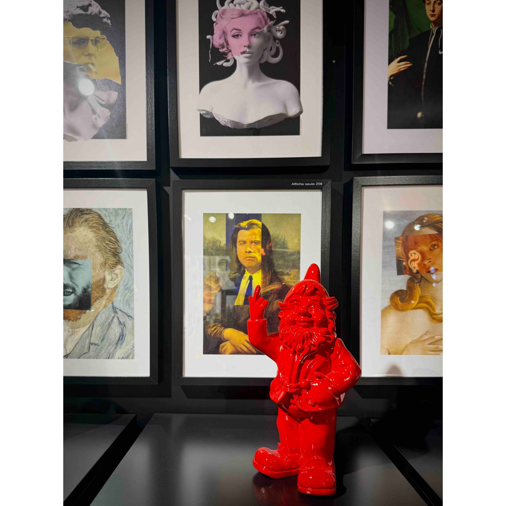 -nain-fuck-you-rouge-32cm-stevens-deco
-grand-nain-de-jardin-rouge-doigt-honneur
-figurine-pop-art-rouge-32cm
-objet-deco-humoristique-grand-nain-rouge