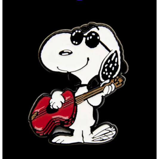 Pins Peanuts "Music is Life" – Snoopy guitare rouge – Magpie - Boutique Ømm